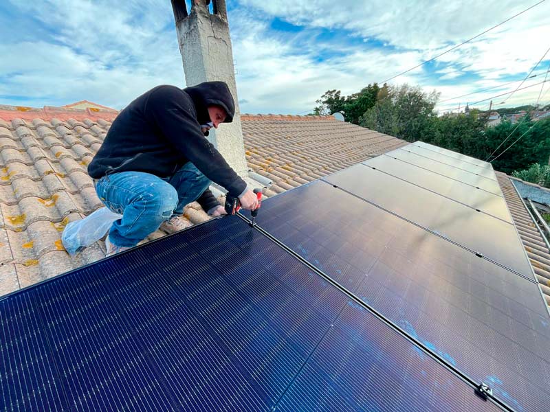 pose de panneaux photovoltaïques sur toit